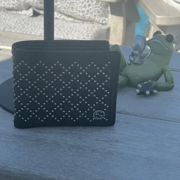 Gucci Bifold Black Studded Leather Unisex Wallet - Picture 3 of 7